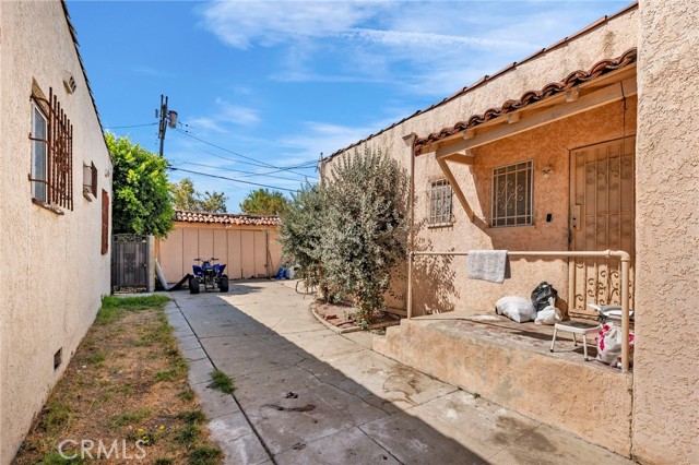 Detail Gallery Image 30 of 38 For 1912 W 76th St, Los Angeles,  CA 90047 - 3 Beds | 1/1 Baths