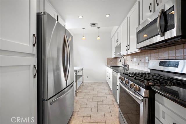 Detail Gallery Image 11 of 43 For 330 Cordova St #305,  Pasadena,  CA 91101 - 2 Beds | 2 Baths