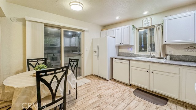 Detail Gallery Image 15 of 33 For 22903 Waters Dr, Crestline,  CA 92325 - 2 Beds | 2 Baths