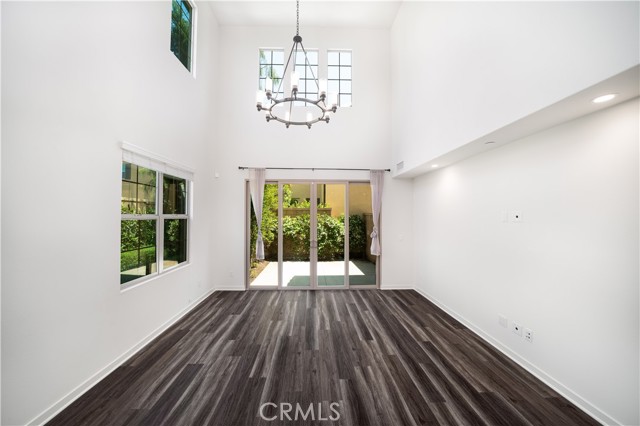102 Anthology, Irvine CA: https://media.crmls.org/medias/e9745c55-c9e1-4f55-aa71-3af78e09cc24.jpg
