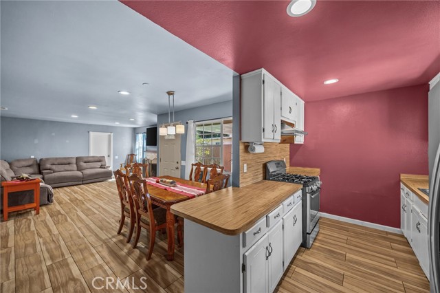 820 Cozy Court, Fallbrook CA: https://media.crmls.org/medias/e9754ab5-e694-4c50-b290-5a2c866c5ef0.jpg