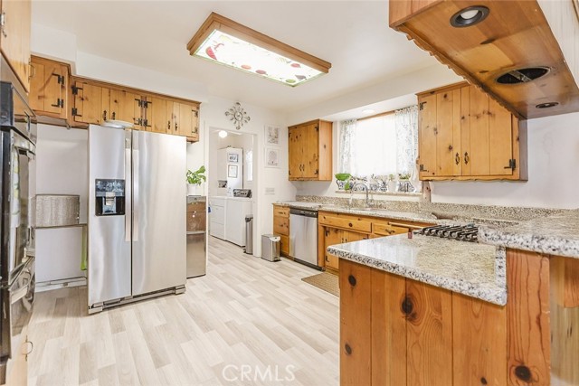 Detail Gallery Image 5 of 42 For 15439 Hart St, Van Nuys,  CA 91406 - – Beds | – Baths