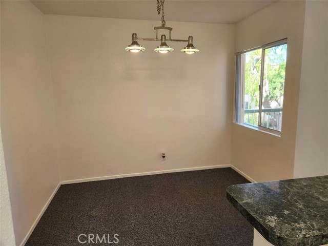 Detail Gallery Image 5 of 25 For 18307 Burbank Bld #14,  Tarzana,  CA 91356 - 2 Beds | 2 Baths