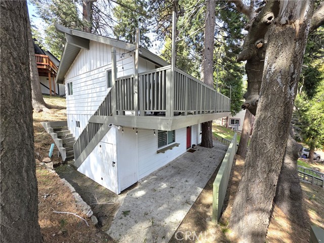 Detail Gallery Image 4 of 18 For 738 W Victoria Ct, Lake Arrowhead,  CA 92352 - 3 Beds | 2 Baths