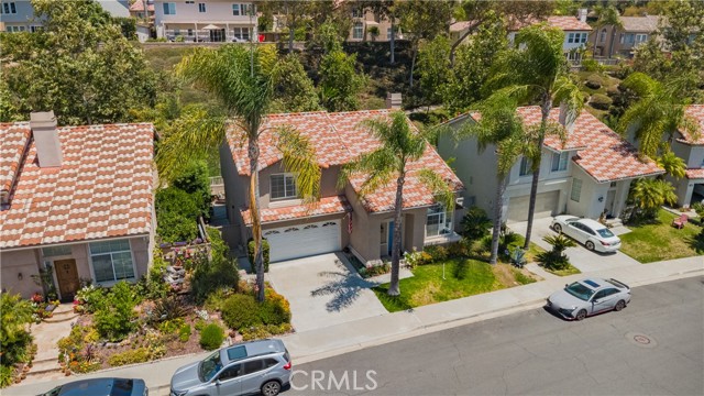 56 Egret Lane, Aliso Viejo CA: https://media.crmls.org/medias/e9761cd4-18ed-4dbf-8421-95885bb55090.jpg