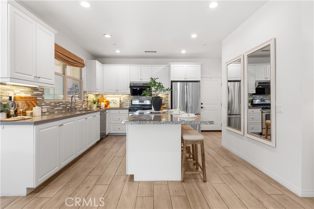 Detail Gallery Image 9 of 46 For 72 Parkwood, Irvine,  CA 92620 - 3 Beds | 2/1 Baths