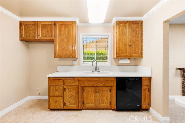 6051 Santa Barbara Avenue, Garden Grove CA: https://media.crmls.org/medias/e976bfda-9782-437c-9efc-1d5896912e06.jpg