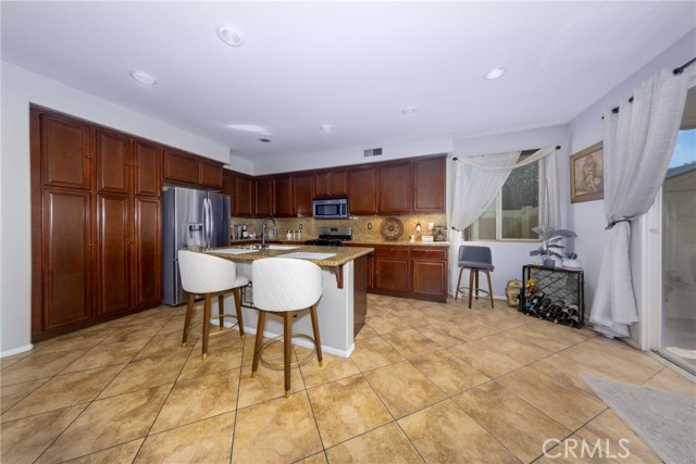 Detail Gallery Image 13 of 42 For 1537 Flamingo, Beaumont,  CA 92223 - 4 Beds | 3 Baths