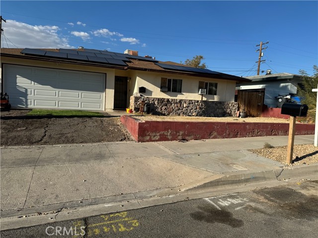 Detail Gallery Image 2 of 16 For 821 Linda Ln, Barstow,  CA 92311 - 4 Beds | 2 Baths