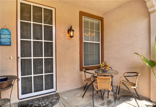 Detail Gallery Image 3 of 35 For 889 Feather Peak Dr, Corona,  CA 92882 - 4 Beds | 2/1 Baths