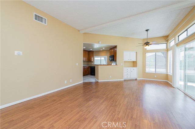 45 Willowcrest Lane, Pomona CA: https://media.crmls.org/medias/e9783b2f-3716-446c-8faf-0c9644354389.jpg