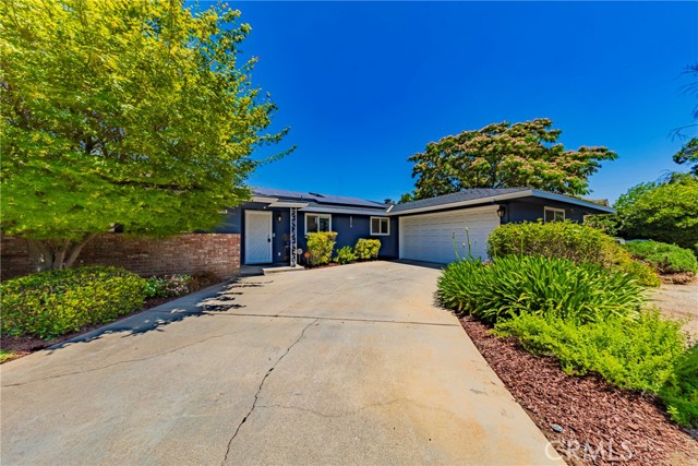 Detail Gallery Image 1 of 1 For 1096 W Twain Ave, Fresno,  CA 93711 - 3 Beds | 2/1 Baths