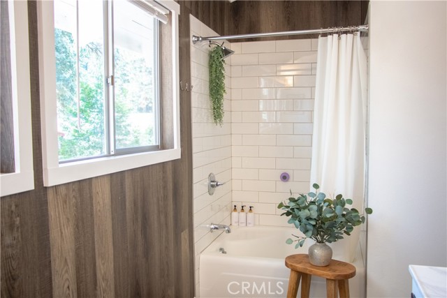 31583 Circle View Drive, Running Springs CA: https://media.crmls.org/medias/e97b9b2a-3c2c-442d-9ac1-b09f89075058.jpg