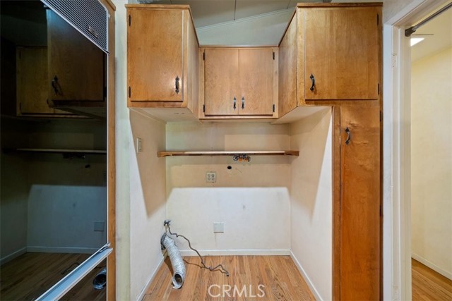 901 E Walnut Avenue, Glendora CA: https://media.crmls.org/medias/e97c46fd-c908-4836-8dce-dbbd2f21363e.jpg