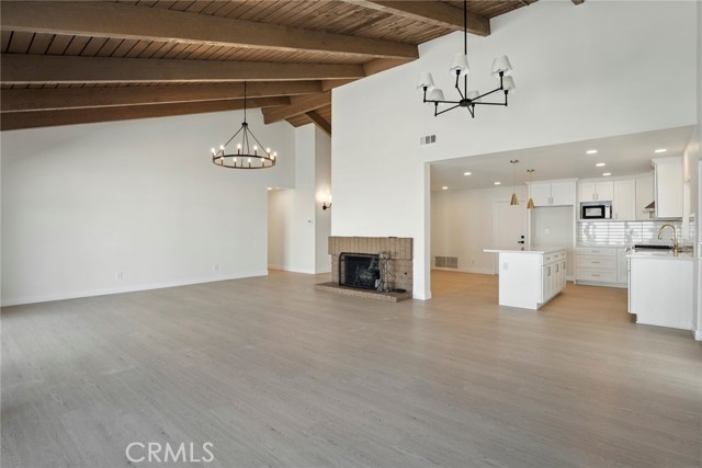 25201 Miles Ave, Lake Forest CA: https://media.crmls.org/medias/e97c5323-930c-47bb-9937-1b099748993a.jpg