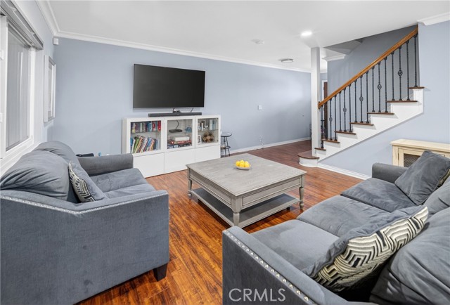 Detail Gallery Image 6 of 31 For 7046 De Celis Pl #7,  Lake Balboa,  CA 91406 - 2 Beds | 2/1 Baths