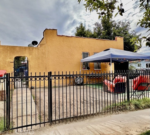 Detail Gallery Image 3 of 13 For 7700 Mckinley, Los Angeles,  CA 90001 - – Beds | – Baths