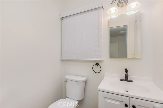 Detail Gallery Image 11 of 34 For 16642 Los Alimos St, Granada Hills,  CA 91344 - 4 Beds | 2/1 Baths