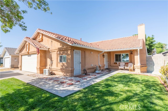 Detail Gallery Image 1 of 31 For 43921 30th St, Lancaster,  CA 93535 - 4 Beds | 2 Baths