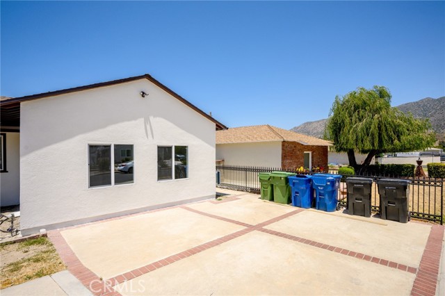 10943 Nassau Avenue, Sunland CA: https://media.crmls.org/medias/e97e1060-bb5d-4742-8a5e-691f0192be25.jpg