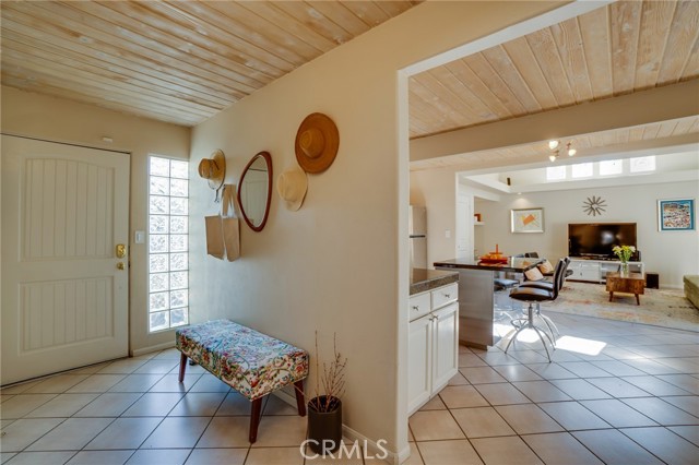 Detail Gallery Image 5 of 69 For 576 E Desert Holly Cir, Palm Springs,  CA 92262 - 3 Beds | 2 Baths