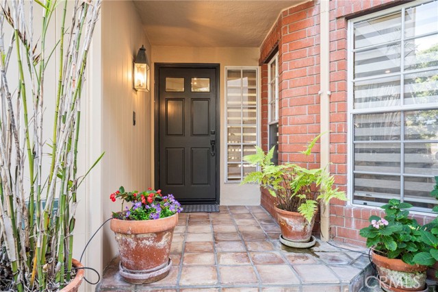 Detail Gallery Image 4 of 50 For 6216 Greenbrier Dr, Huntington Beach,  CA 92648 - 3 Beds | 2/1 Baths