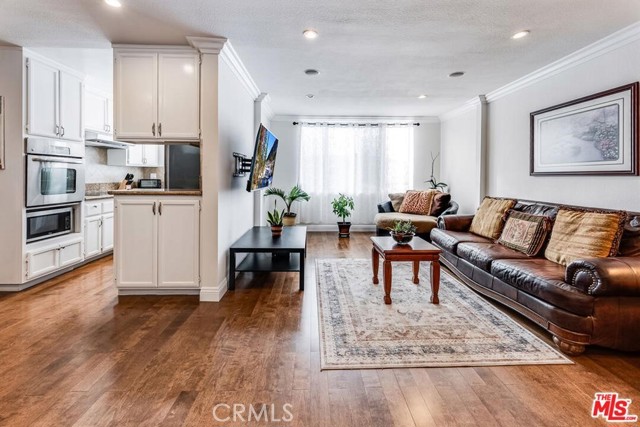 1 Bed Home for Sale in Encino, California