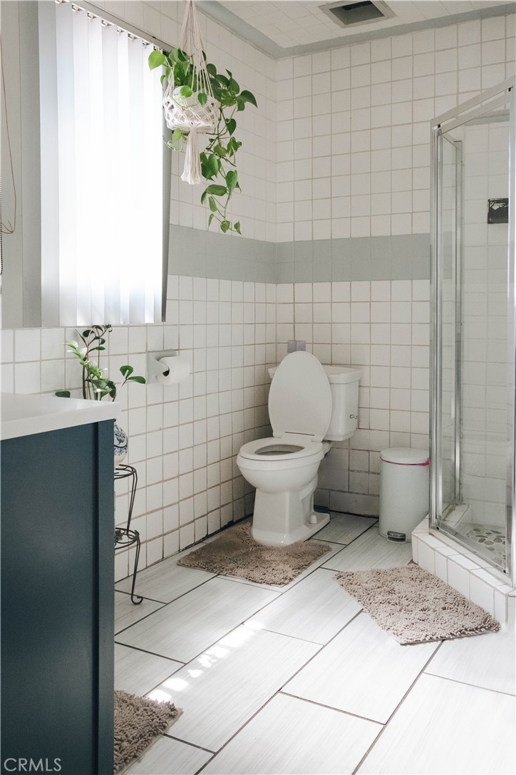 https://media.crmls.org/medias/e97f6c46-b521-41b5-a2ac-aa239c17765e.jpg?preset=X-Large