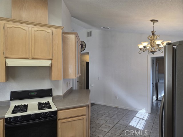 Detail Gallery Image 5 of 21 For 21737 Shadow Ln, Burney,  CA 96013 - 2 Beds | 2 Baths