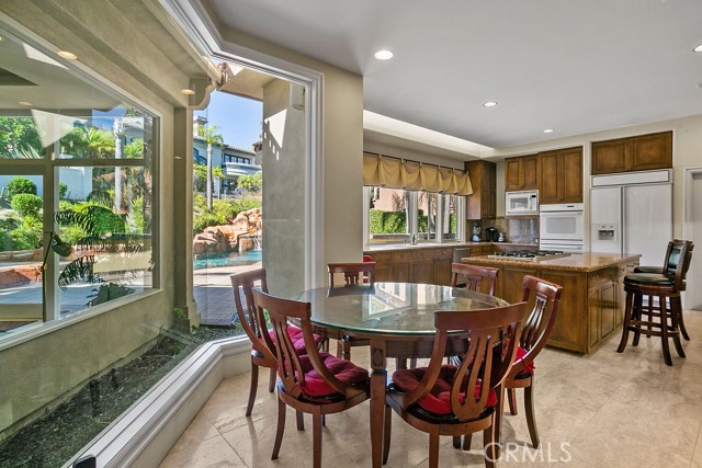 5 Ebony Glade, Laguna Niguel CA: https://media.crmls.org/medias/e97fe344-cf45-424a-8952-5061888113d3.jpg