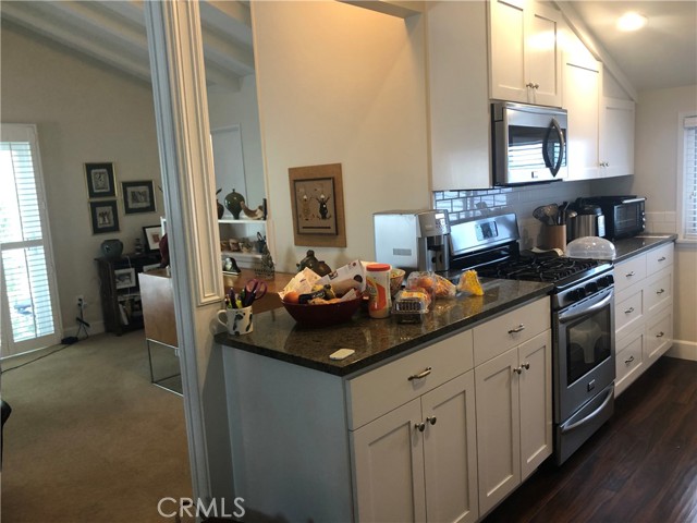 Detail Gallery Image 12 of 17 For 406 .5 Heliotrope Ave #B,  Corona Del Mar,  CA 92625 - 2 Beds | 2 Baths