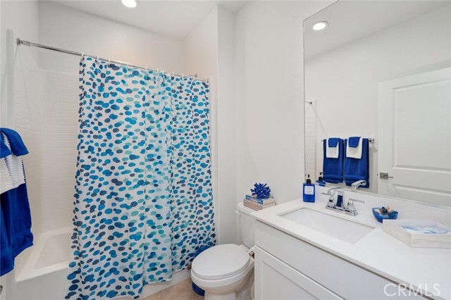 Detail Gallery Image 10 of 39 For 17806 Top Court, Canyon Country,  CA 91350 - 2 Beds | 2 Baths