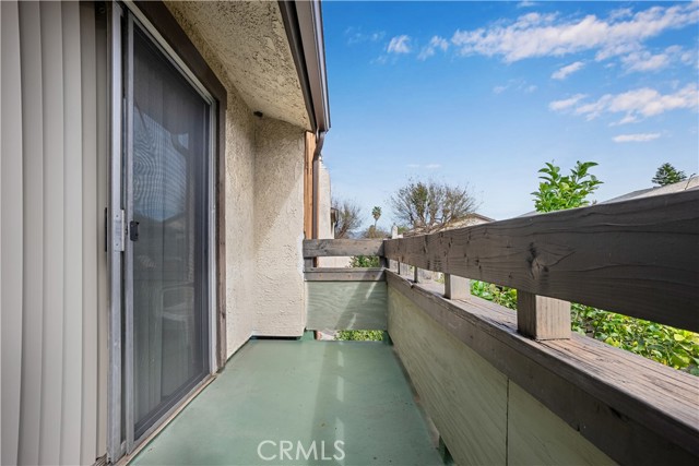 Detail Gallery Image 12 of 21 For 13623 Valerio #C,  Van Nuys,  CA 91405 - 2 Beds | 2/1 Baths