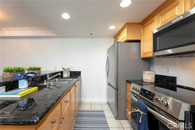 200 Catalina Avenue, Redondo Beach, California 90277, 1 Bedroom Bedrooms, ,1 BathroomBathrooms,Residential,Sold,Catalina,SB23228886