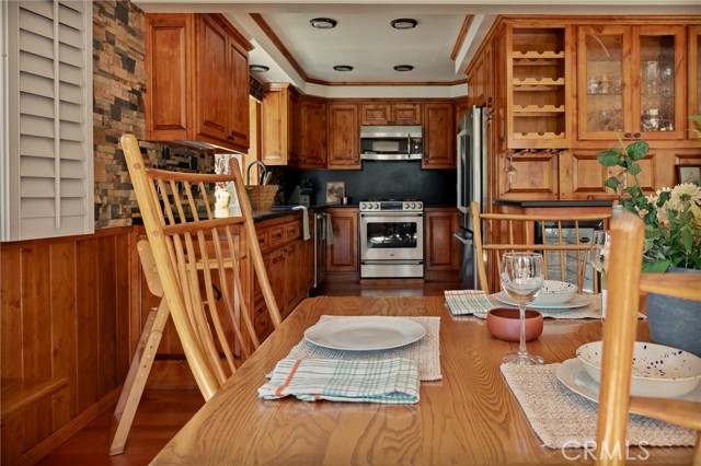 Detail Gallery Image 12 of 45 For 915 Trinity, Lake Arrowhead,  CA 92352 - 5 Beds | 3/1 Baths