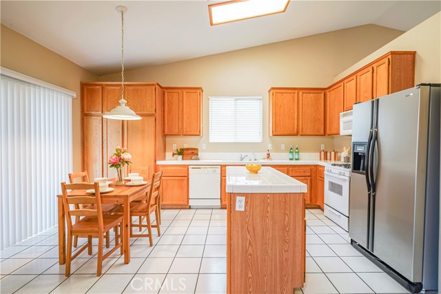 Detail Gallery Image 15 of 41 For 35991 Elaine Way, Yucaipa,  CA 92399 - 4 Beds | 2 Baths