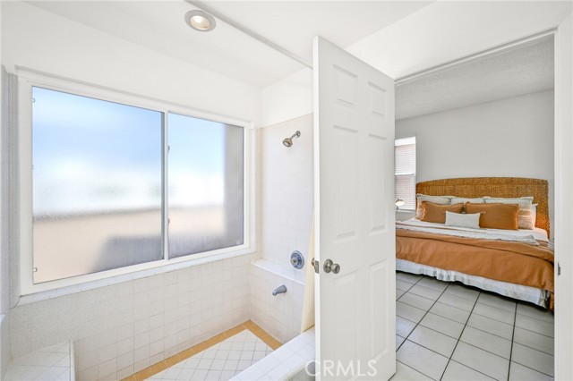 Detail Gallery Image 15 of 56 For 4103 Seashore, Newport Beach,  CA 92663 - 7 Beds | 4 Baths