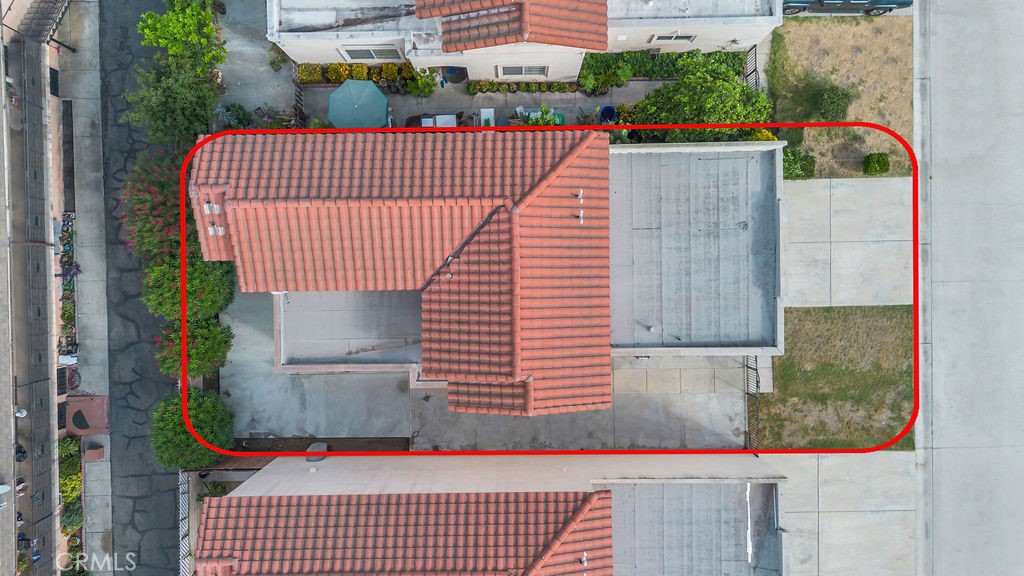 https://media.crmls.org/medias/e98256fb-e460-42aa-a9f2-b55bf048686a.jpg?preset=X-Large