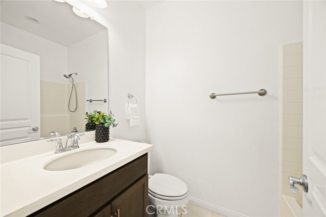 16114 Almond Avenue, Chino CA: https://media.crmls.org/medias/e9825a1b-46bf-4fce-acd2-8a5be6b14a3a.jpg