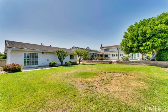 294 W Buffington Street, Upland CA: https://media.crmls.org/medias/e9826005-a616-4b07-aed8-5f1ea734163d.jpg