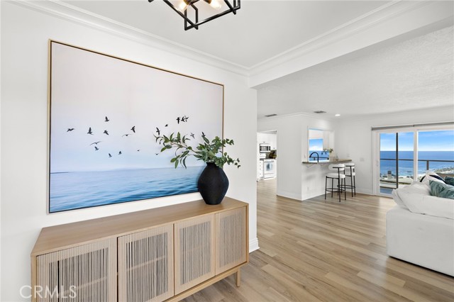 Detail Gallery Image 5 of 36 For 1651 Thurston Dr, Laguna Beach,  CA 92651 - 3 Beds | 3/1 Baths