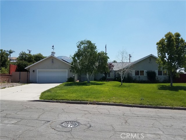 3721 La Hacienda Dr, San Bernardino, CA 92404