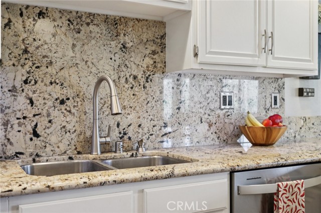 21201 Jasmines Way, Lake Forest CA: https://media.crmls.org/medias/e983c30e-691d-4c8c-b21d-eee054dd4cbc.jpg