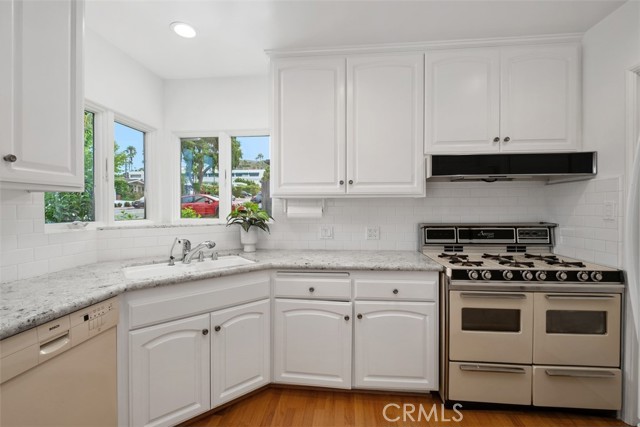 121 Avenida Barcelona, San Clemente CA: https://media.crmls.org/medias/e983cc59-f844-4168-8786-cef5ba5af48b.jpg