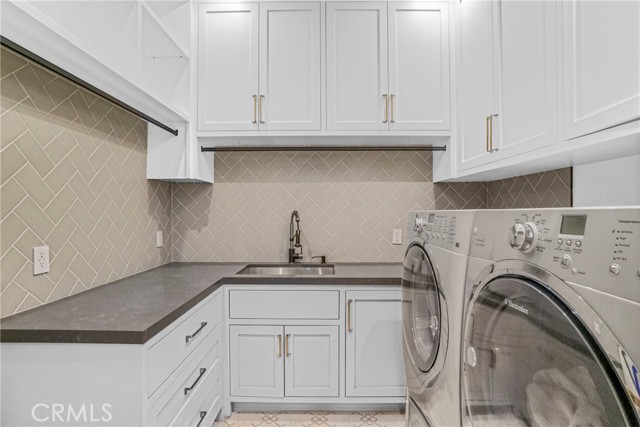 4961 Edgerton Avenue, Encino CA: https://media.crmls.org/medias/e983cd27-ce10-434e-b930-b2c44d752e27.jpg