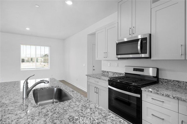 12154 Del Sur Street, Victorville CA: https://media.crmls.org/medias/e98418c7-b78c-494d-b837-0f1d6f47b914.jpg