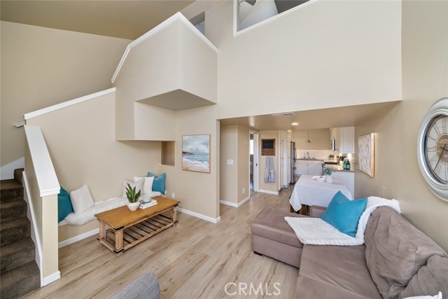 1185 E Foothill Boulevard, San Luis Obispo CA: https://media.crmls.org/medias/e984db8d-b47d-4430-b6b3-4d1d195d0d3d.jpg