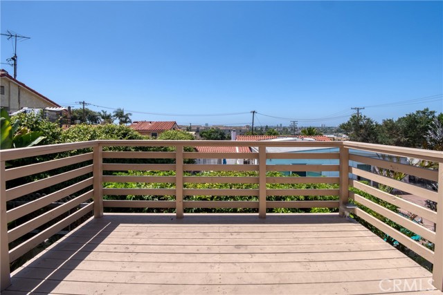 1878 Molino N Avenue, Signal Hill CA: https://media.crmls.org/medias/e984dd70-5318-46d9-b161-e3418f1401a2.jpg