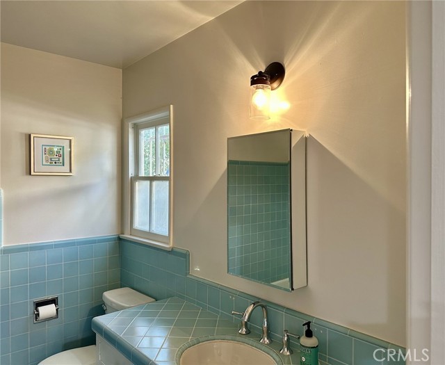 Detail Gallery Image 17 of 28 For 4515 Sherman Oaks Ave, Sherman Oaks,  CA 91403 - 3 Beds | 2/1 Baths