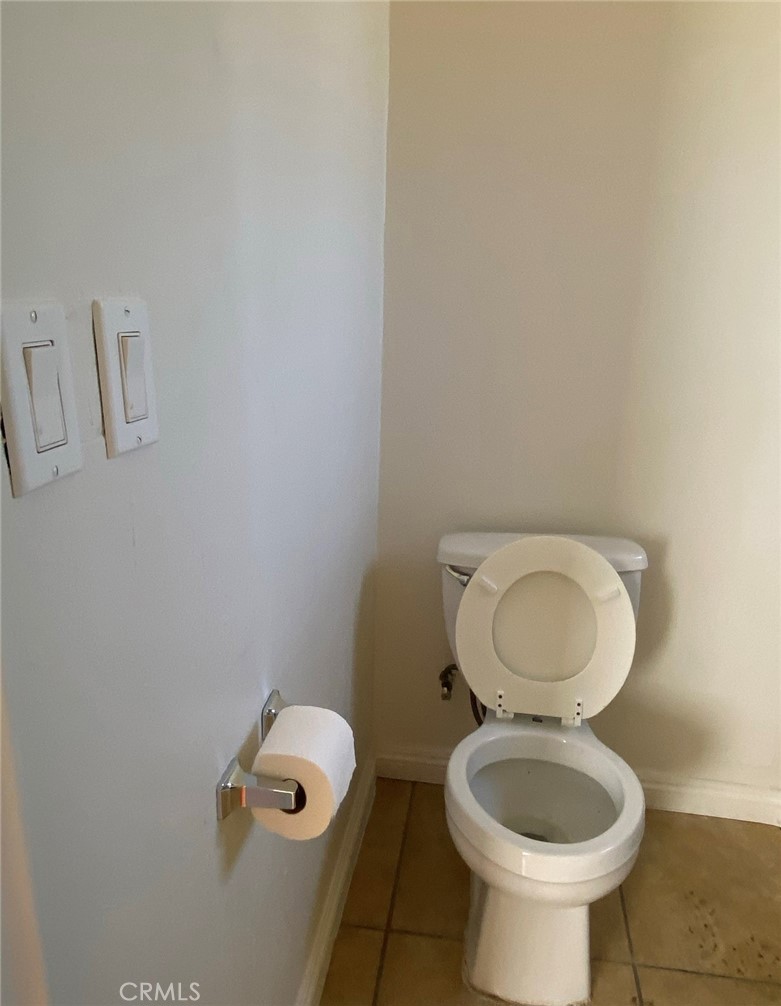 https://media.crmls.org/medias/e98560bc-aabc-4029-aef4-4436d2ea777b.jpg?preset=X-Large